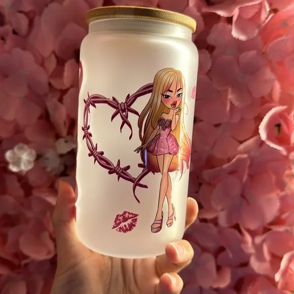 Karol g bratz cup - Picture 3 of 3